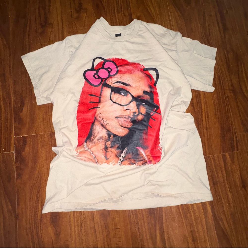 Gildan Beige T-Shirt with Red and Black Graphic
